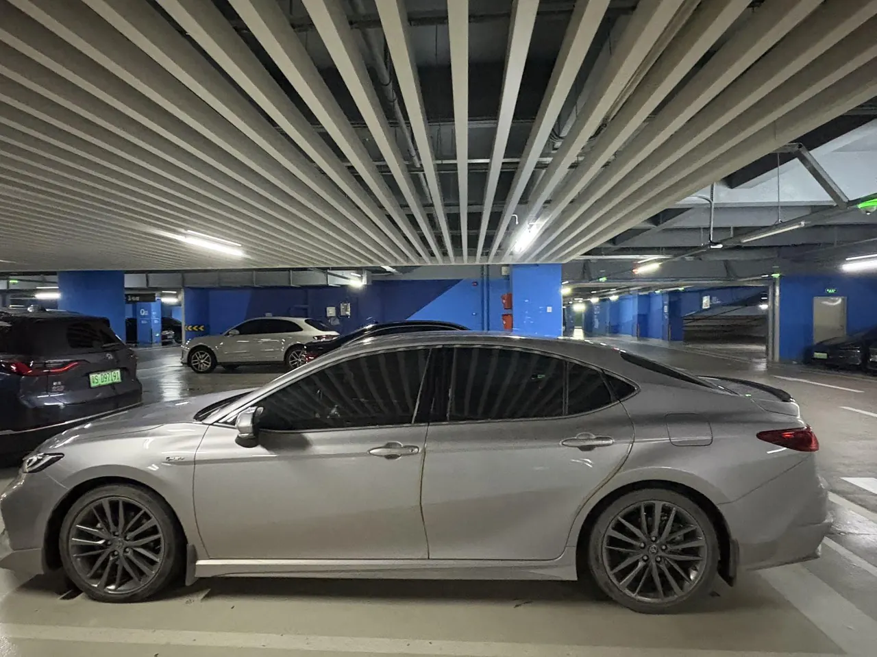 Toyota 2024 Camry Dual Engine 2.5HXS Stepless Sports Plus Edition Automatic Gear 6