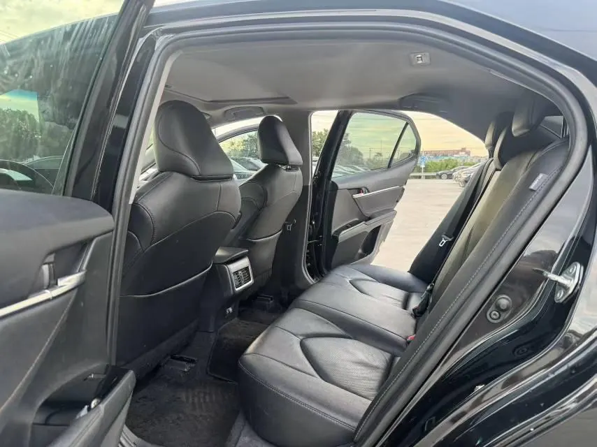 Toyota 2021 Camry 2.0G Stepless Deluxe Edition Automatic Gear 3