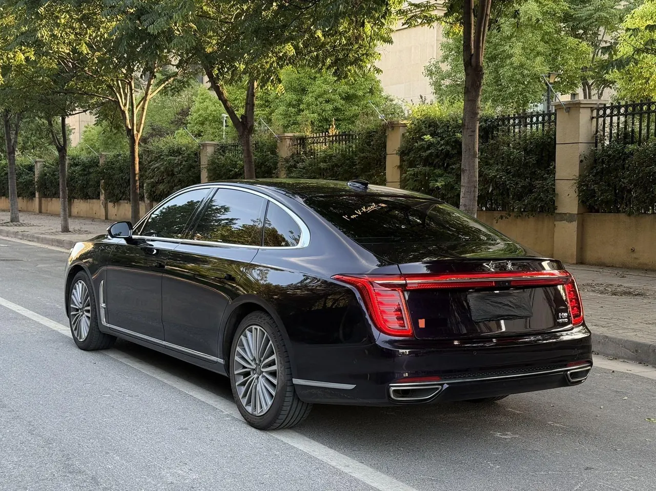 HongQi 2020 H9 48V 2.0T Zhilian Qi Chang Edition Automatic Gear 9