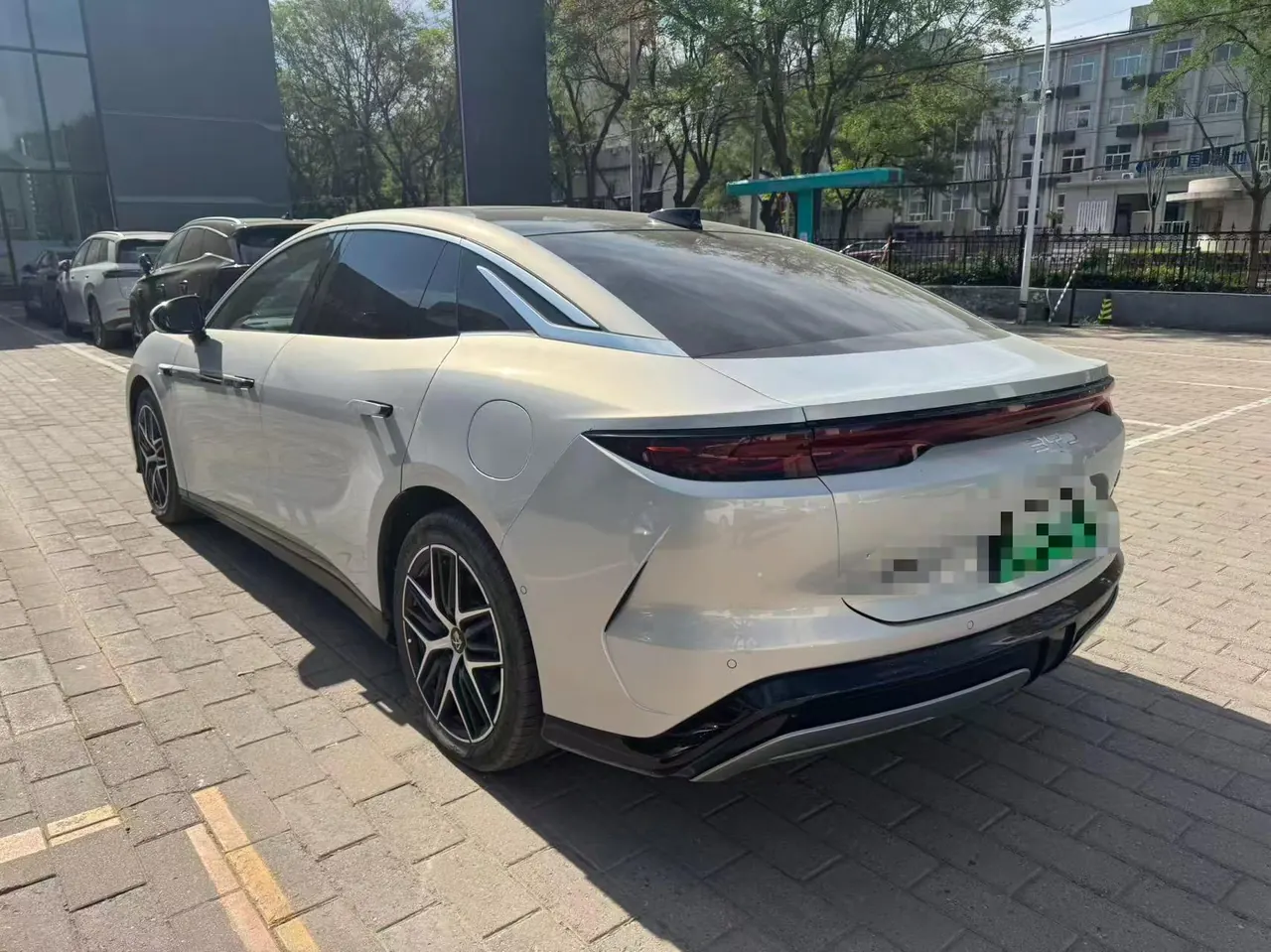 BYD 2025 Han L EV four-wheel drive laser Radar flagship automatic gear 5