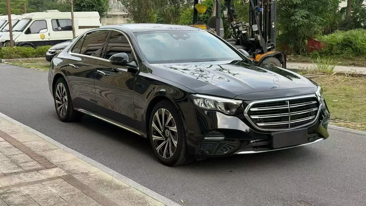 Mercedes Benz E Class 2024 E 300 L 48V 2.0T Luxury Automatic Gear 3