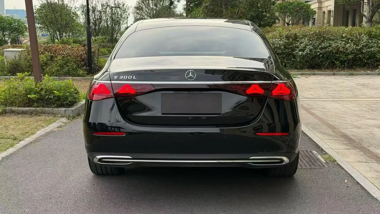 Mercedes Benz E Class 2024 E 300 L 48V 2.0T Luxury Automatic Gear 5