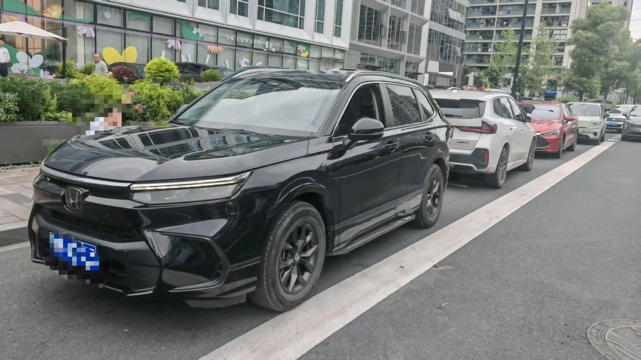 Открыть галерею: Honda 2023 Hao Ying 1.5T Stepless 240TURBO Two-Drive Elite Edition 5-seat Automatic Gear