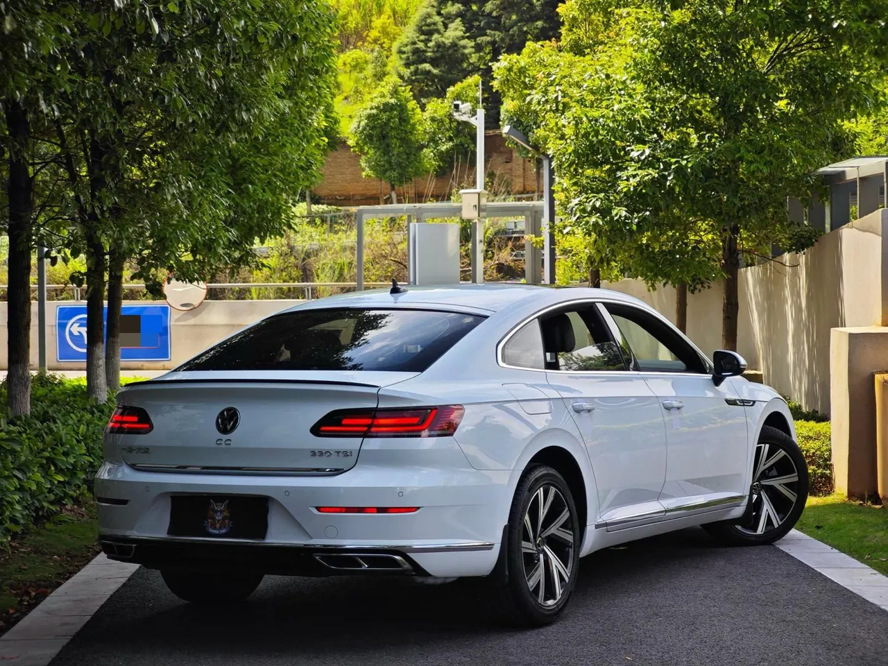Volkswagen 2023 CC 2.0TSI 330TSI Dazzling Edition Automatic Gear 4