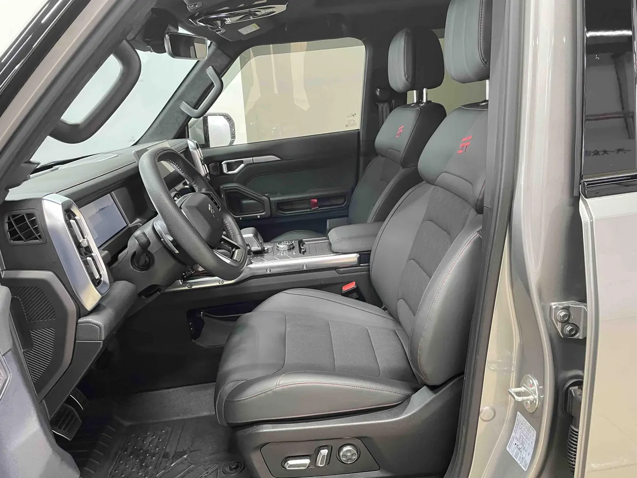 Jetour 2023 Traveler 2.0T Four-wheel Drive Conquer PRO Automatic Gear 4