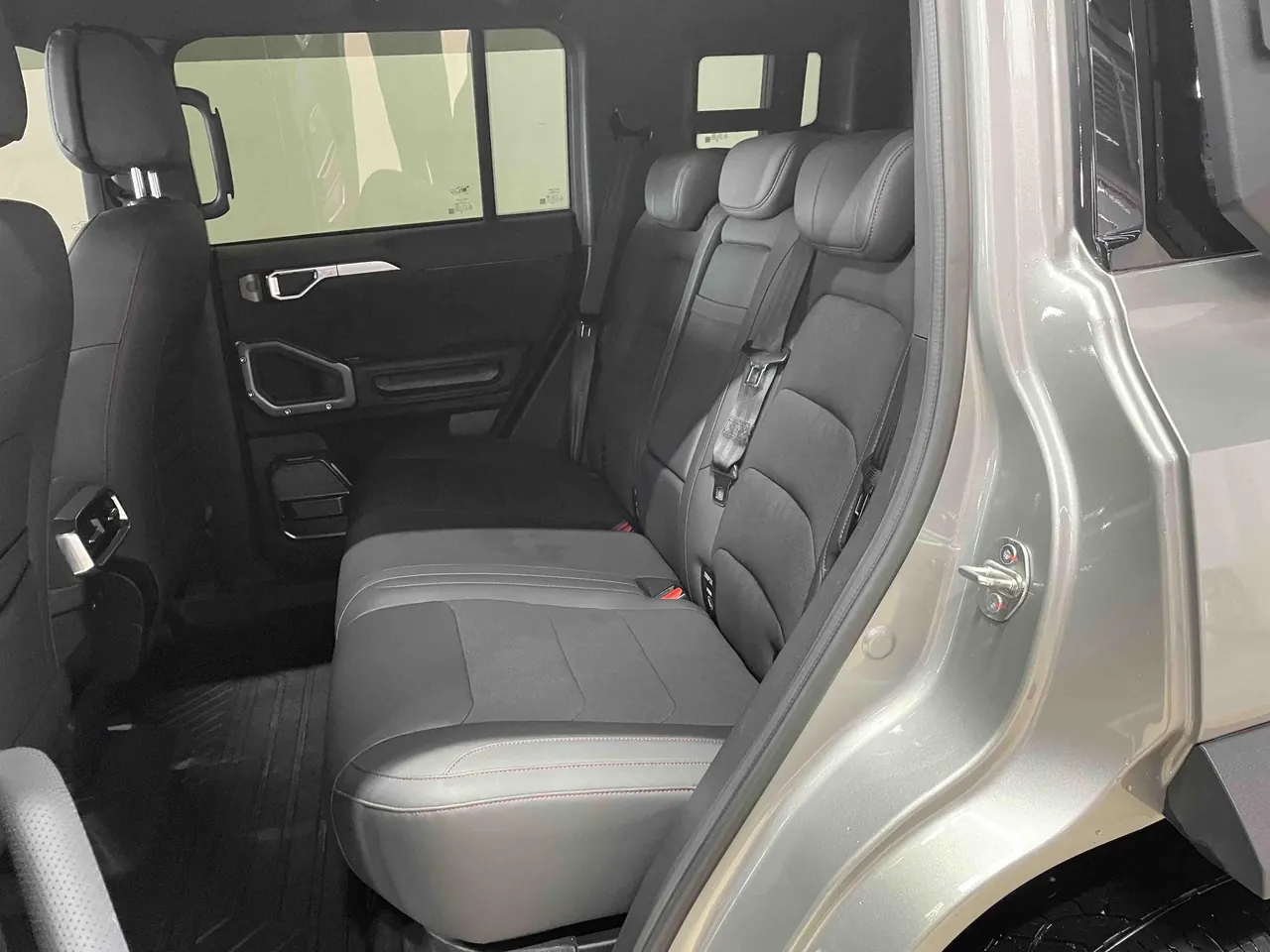 Jetour 2023 Traveler 2.0T Four-wheel Drive Conquer PRO Automatic Gear 5