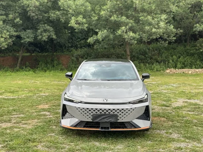 ChangAn 2024 UNI-V 1.5T Distinguished Sports Automatic 3