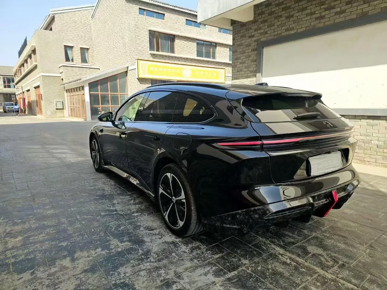 NIO 2024 ET5T 75kWh Touring automatic 4