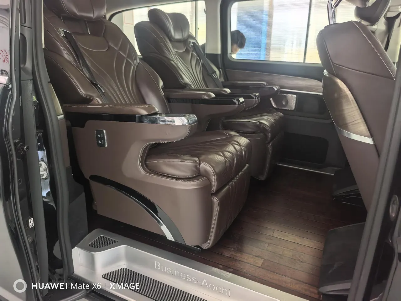 Mercedes Benz V 2022V 260 L 2.0T Premium Edition Automatic Gear 7