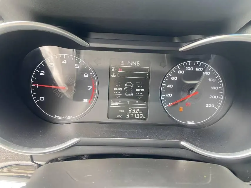 Jetour 2022 X70M 1.5T avant-garde partner 7-seat manual gear 19