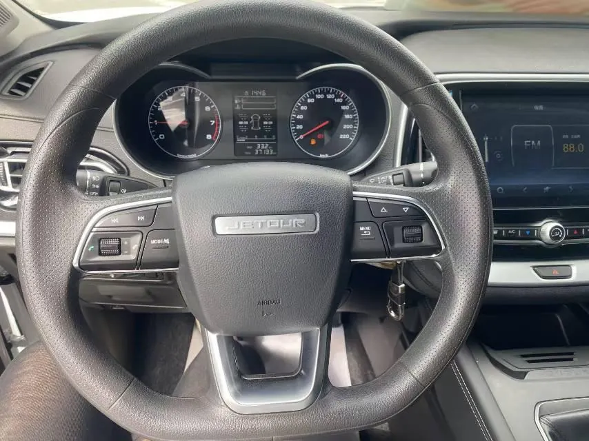 Jetour 2022 X70M 1.5T avant-garde partner 7-seat manual gear 7