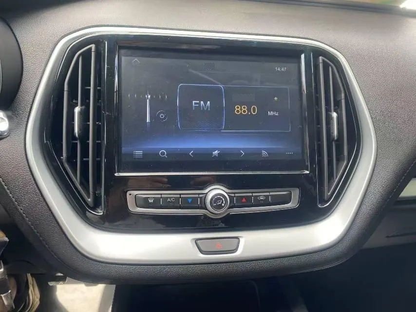 Jetour 2022 X70M 1.5T avant-garde partner 7-seat manual gear 8