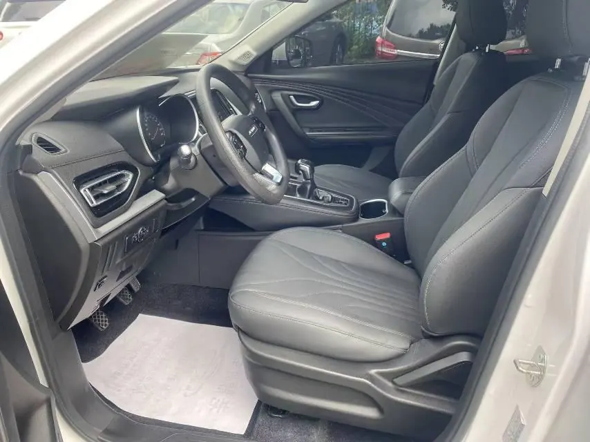 Jetour 2022 X70M 1.5T avant-garde partner 7-seat manual gear 9