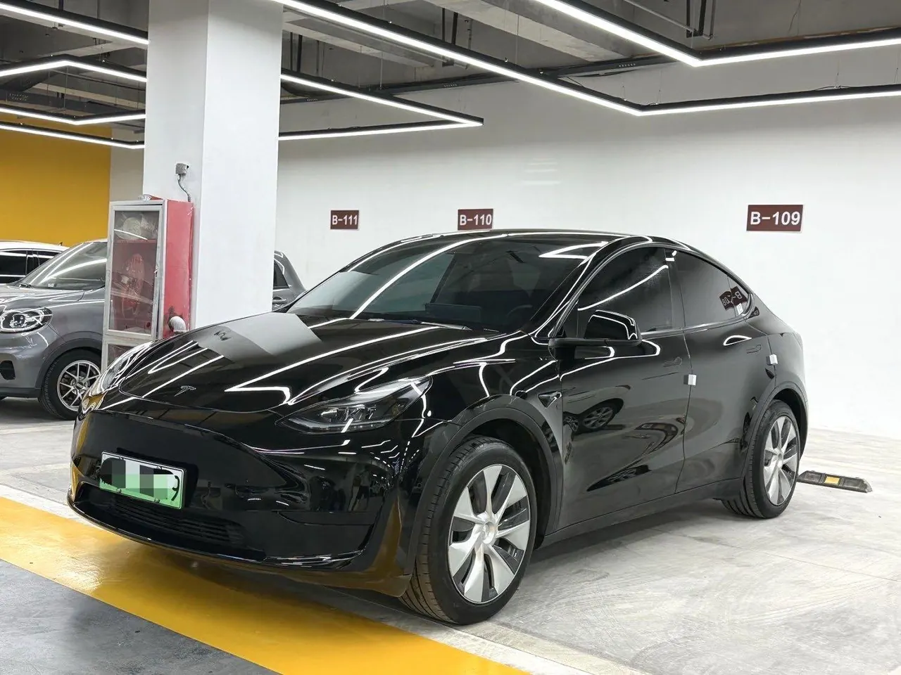 Tesla 2022 Model Y rear-wheel drive version automatic transmission - View 1