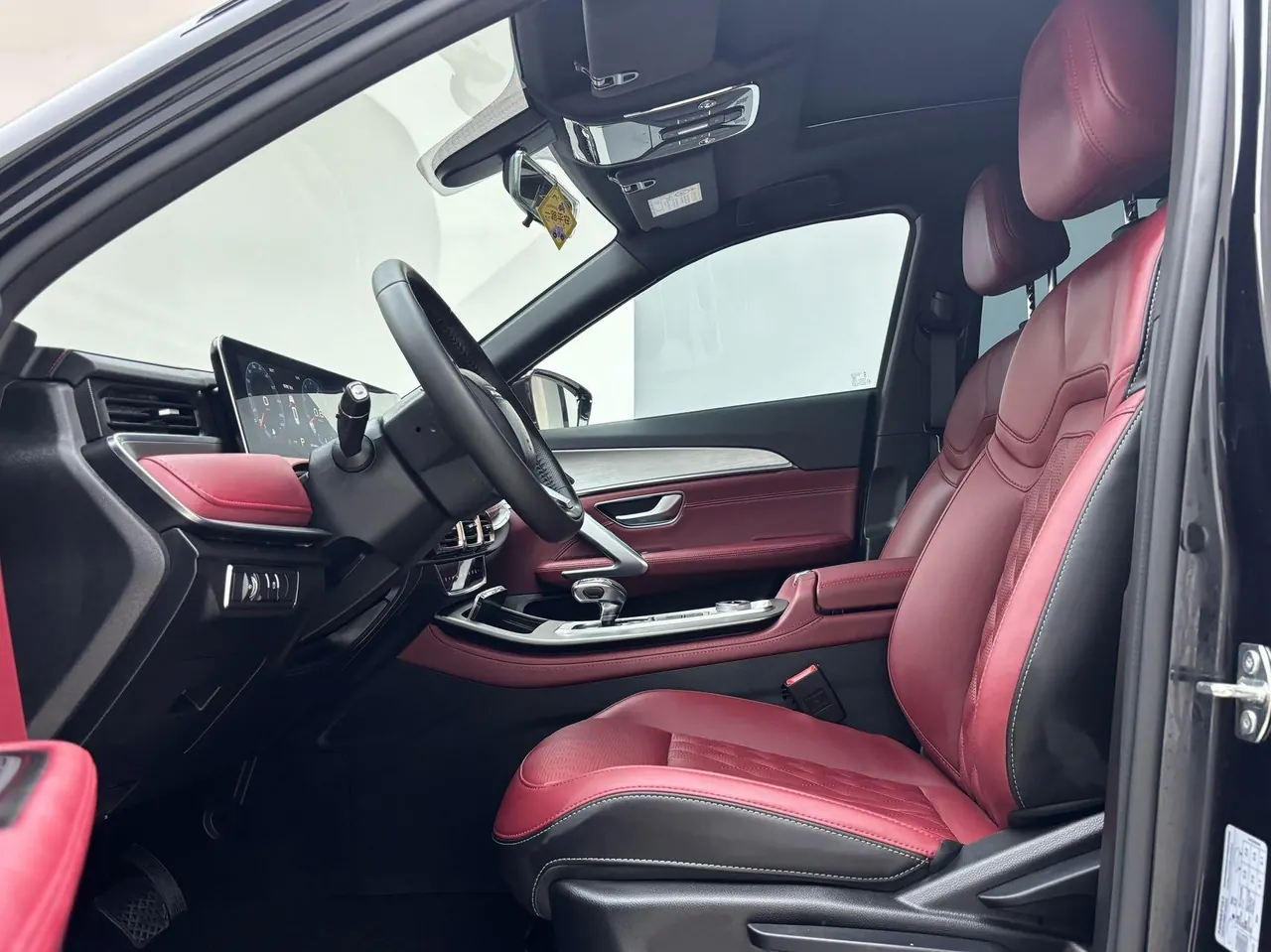 Jetour 2024 X70 PLUS 1.5T Champion Edition PRO7 Automatic Gear 3
