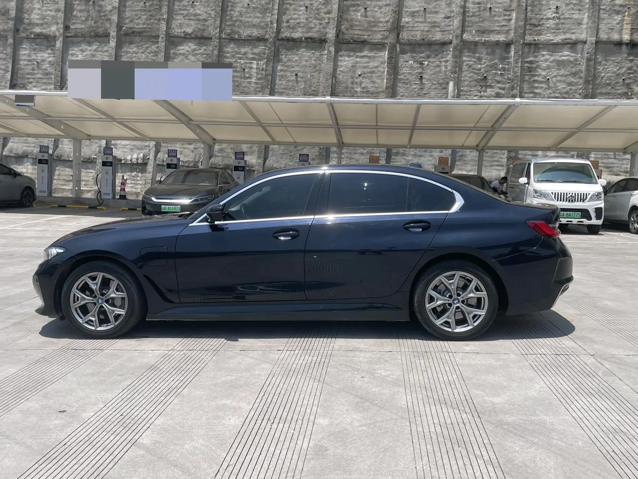 BMW 2024 i3 eDrive 35 L automatic gear 2