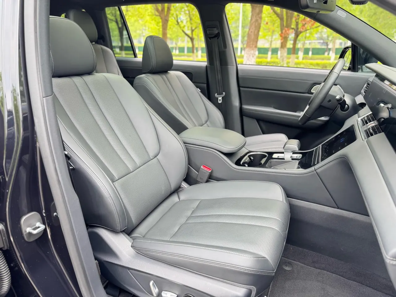 Li 2020 ONE 1.2T extended range 6-seat automatic gear 4