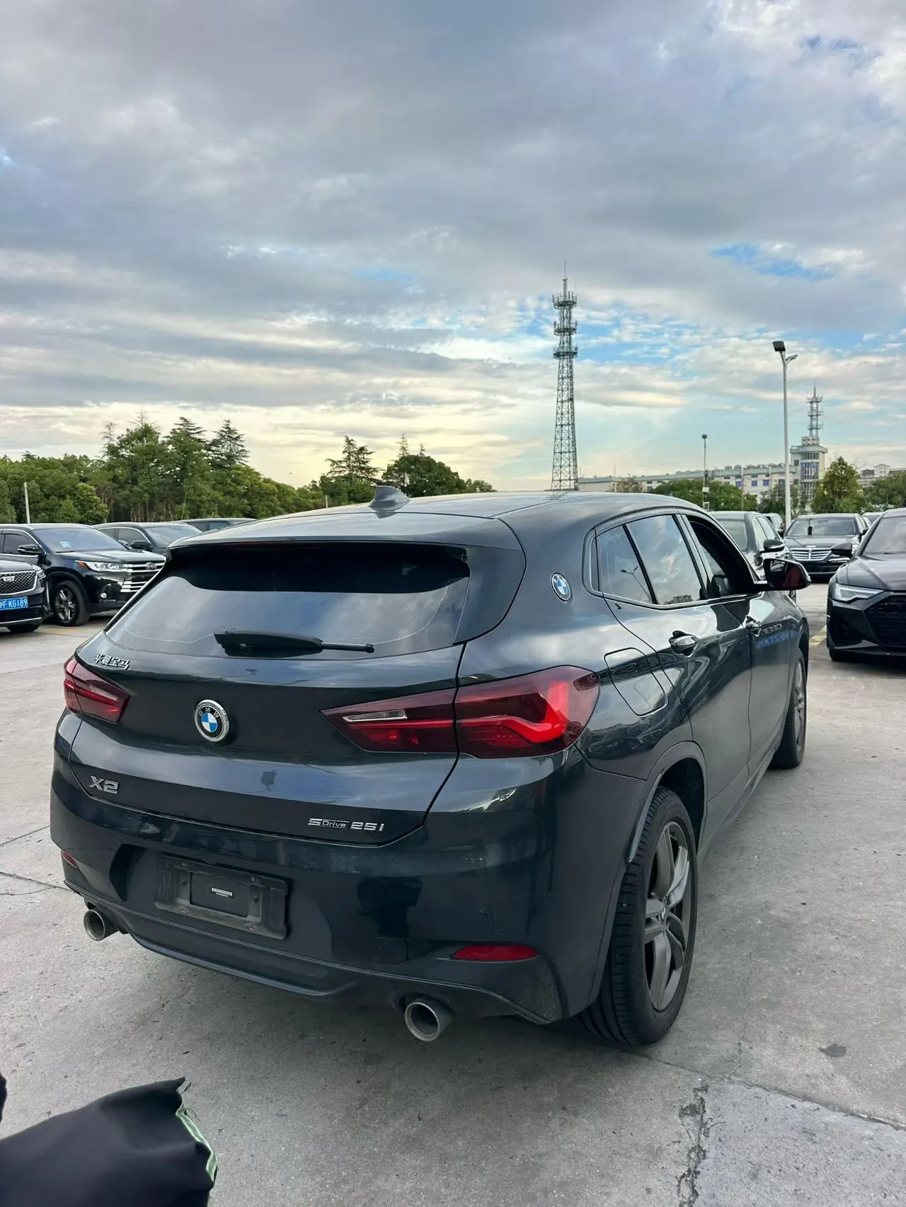 BMW 2022 X2 sDrive25i 2.0T M off-road set automatic gear 2