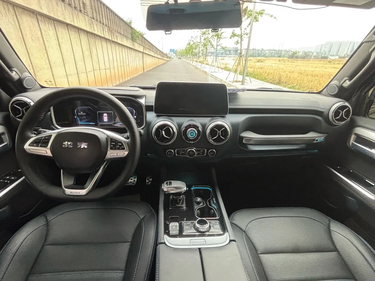 Beijing 2024 BJ40 2.0T Urban Hunter Honor Edition Automatic Transmission 3