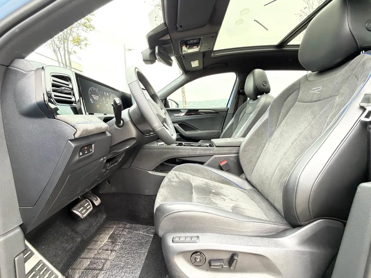 Volkswagen 2024 Tiguan L PRO 2.0TSI 380TSI Four-wheel Drive R-Line Smart Edition Automatic Gear 4