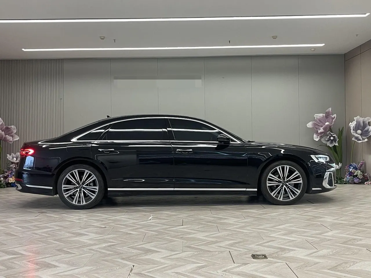 Audi A8L (Imported) 2024 A8L 2.0TFSI 45TFSI Quattro Luxury Automatic Gear 6