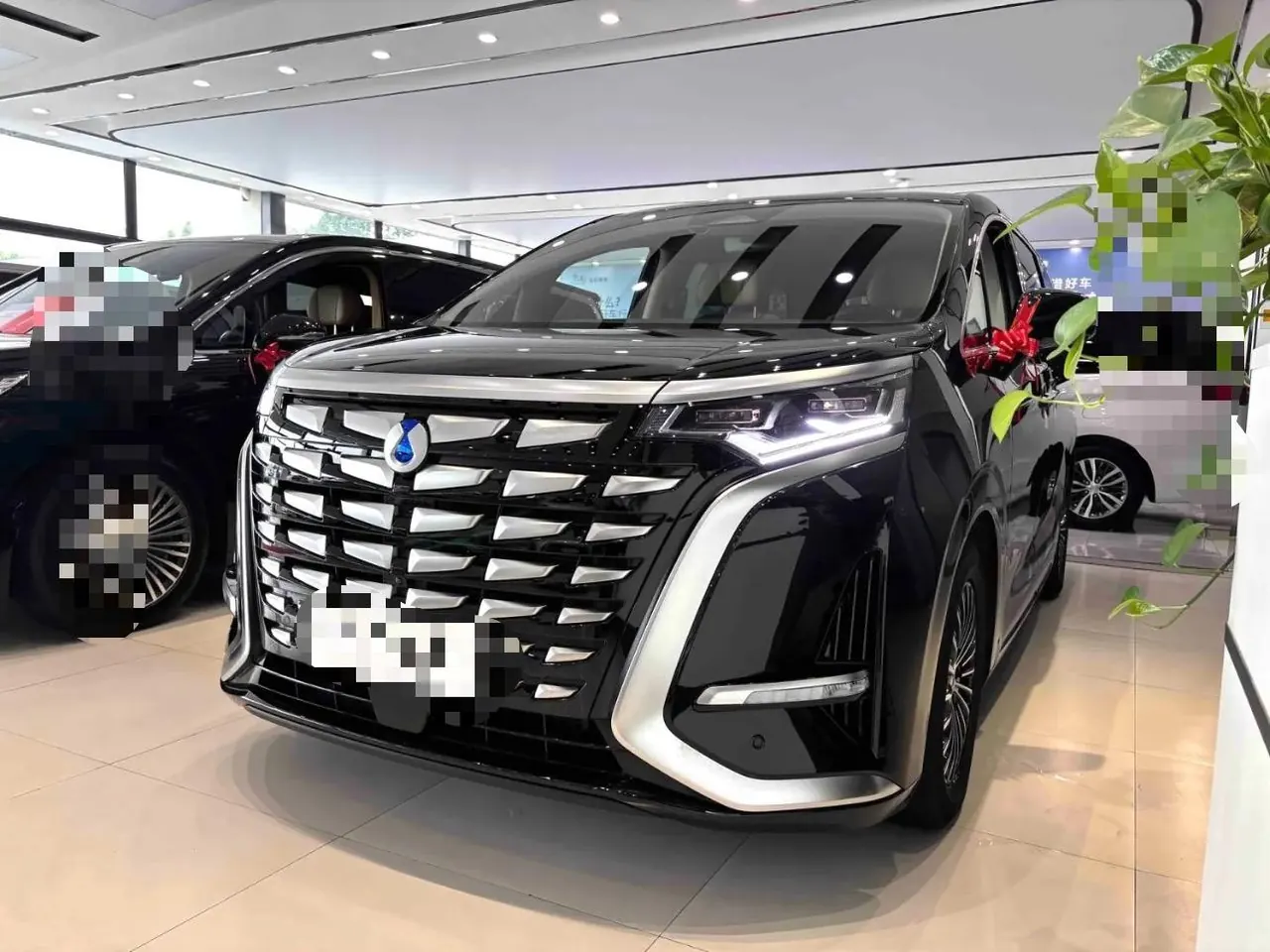 Open image lightbox: Denza 2024 Denza D9 DM-i 1.5T stepless 980 four-wheel drive distinguished automatic gear