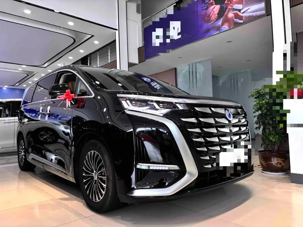 Denza 2024 Denza D9 DM-i 1.5T stepless 980 four-wheel drive distinguished automatic gear 2