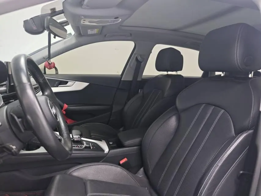 Audi 2020 A4L 2.0TFSI 40TFSI Fashion Dynamic Automatic 10