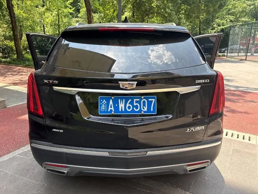 Cadillac 2021 XT5 2.0T 28T 4-wheel drive luxury automatic gear 3
