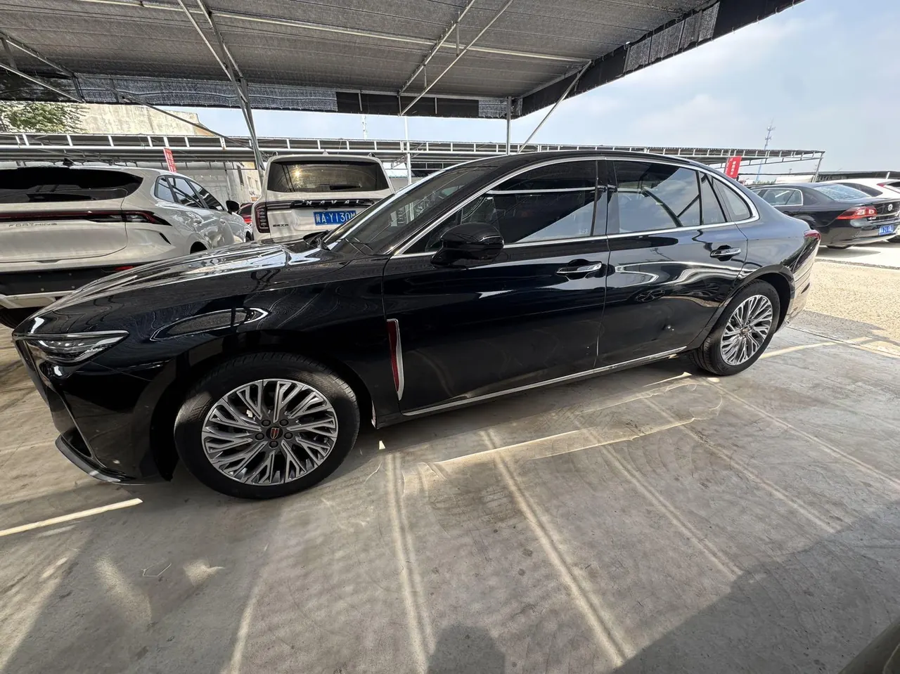 HongQi 2023 H5 2.0T Zhilian Qi Chang Edition Automatic Gear 3