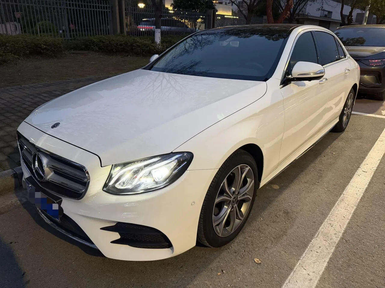 Mercedes Benz E-Class 2020 E 300 L 2.0T Sports Fashion Automatic Gear - View 1