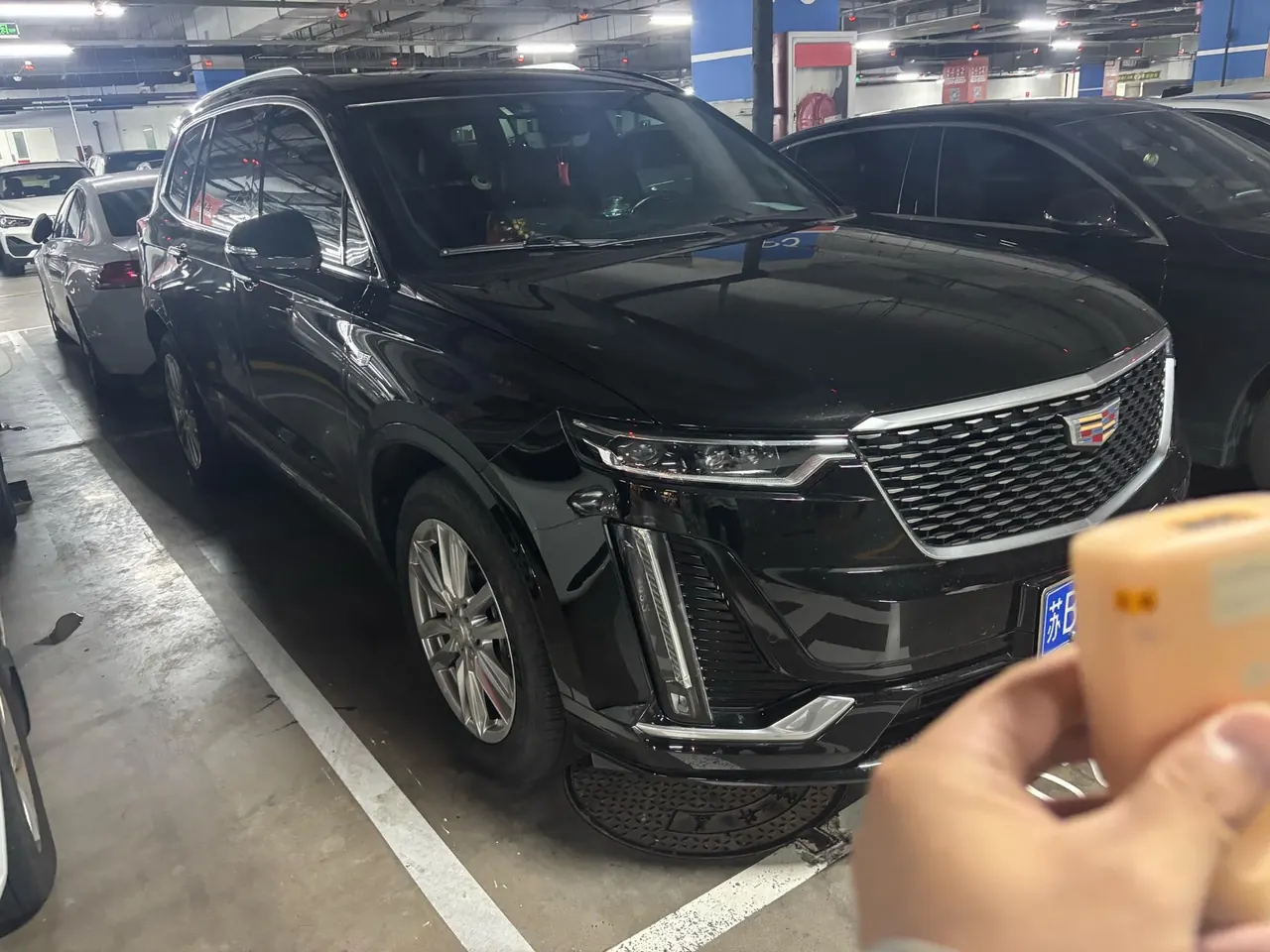 Cadillac 2022 XT6 48V 2.0T 6-seat four-wheel drive luxury automatic gear 3