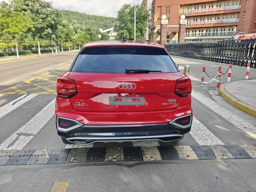Audi 2022 Q2L 1.4TFSI 35TFSI Fashion Elegant Automatic 4