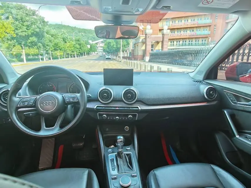 Audi 2022 Q2L 1.4TFSI 35TFSI Fashion Elegant Automatic 8
