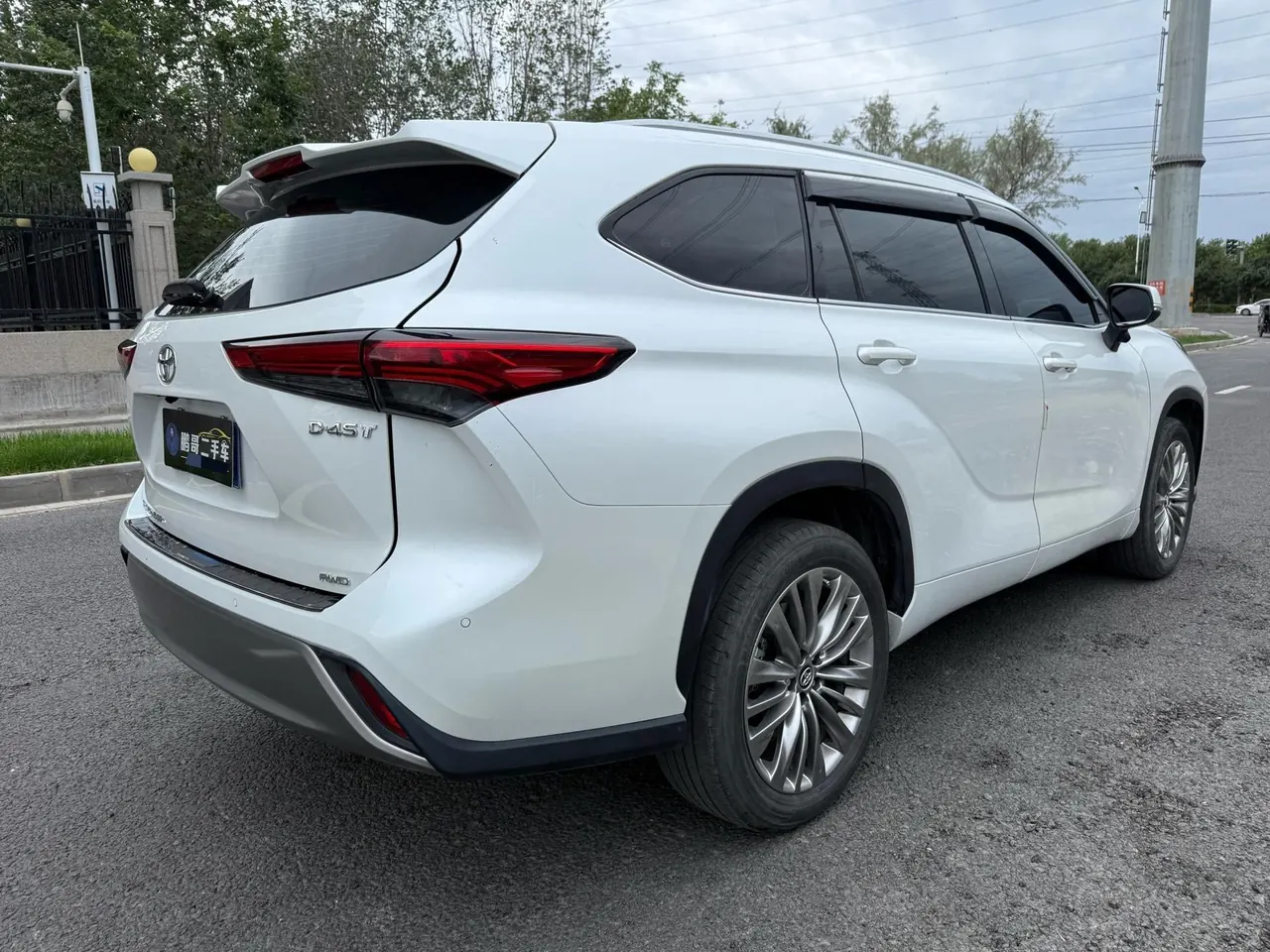 Toyota 2022 Highlander 2.0T 380T 4-wheel drive premium version 7-seat automatic gear 3