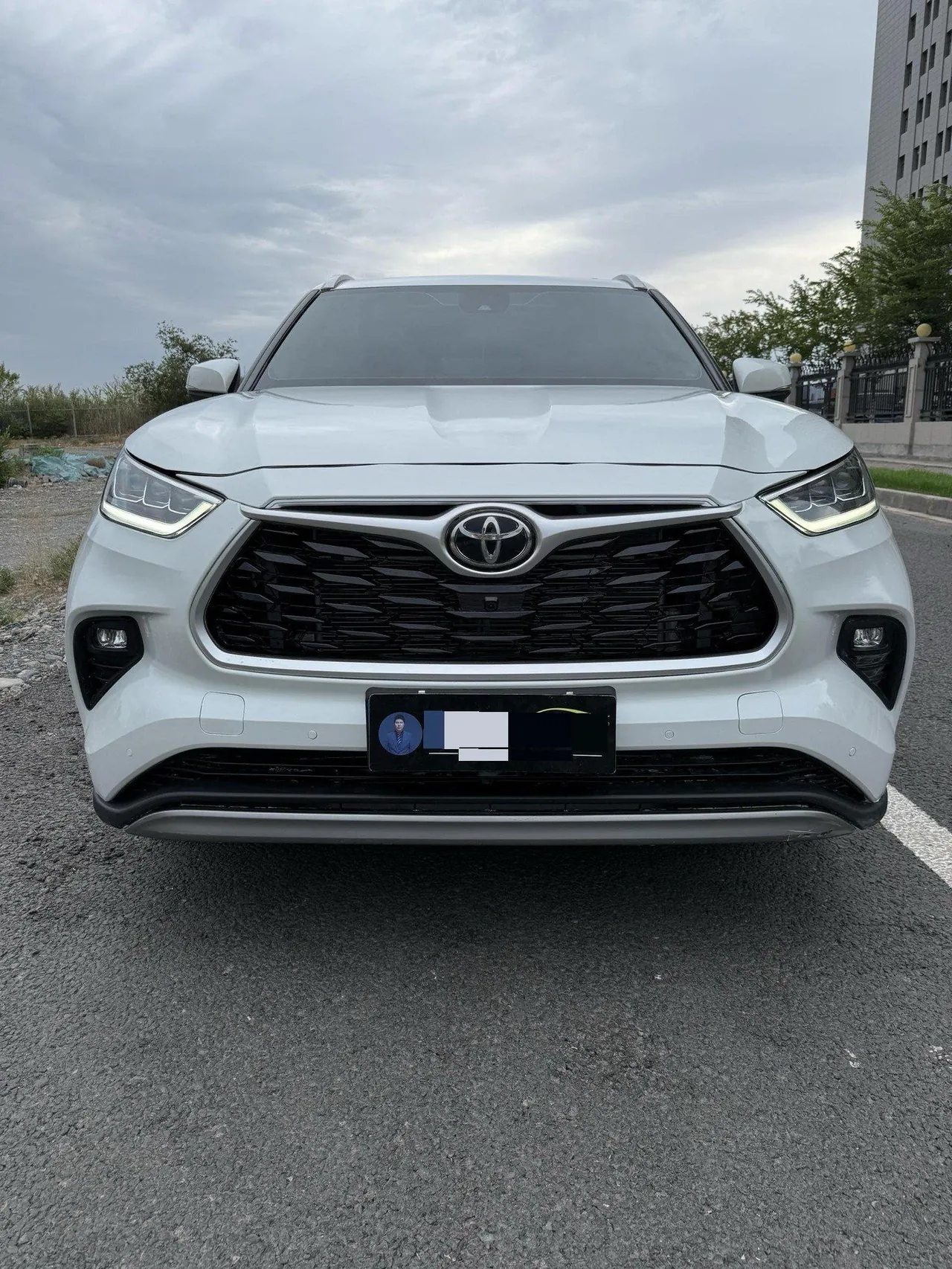 Toyota 2022 Highlander 2.0T 380T 4-wheel drive premium version 7-seat automatic gear 5