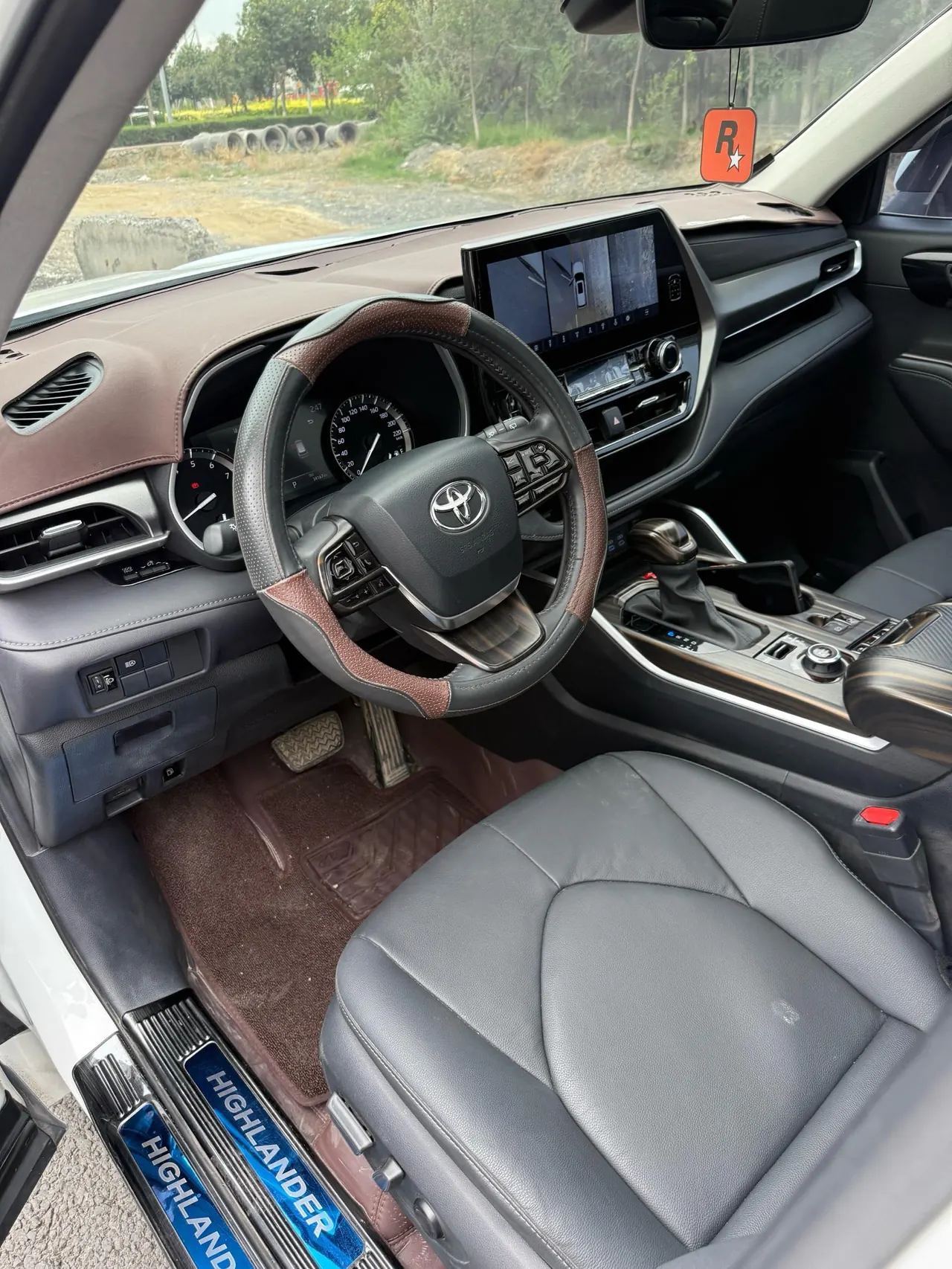 Toyota 2022 Highlander 2.0T 380T 4-wheel drive premium version 7-seat automatic gear 7