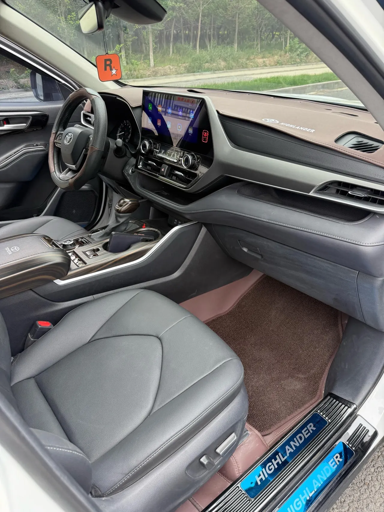 Toyota 2022 Highlander 2.0T 380T 4-wheel drive premium version 7-seat automatic gear 9