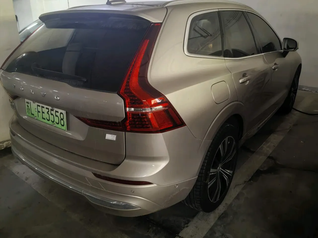 Volvo XC60 New Energy 2023 XC60 PHEV 2.0T T8 Long Endurance Four-wheel Drive Zhiyuan Deluxe Edition Automatic Gear 2