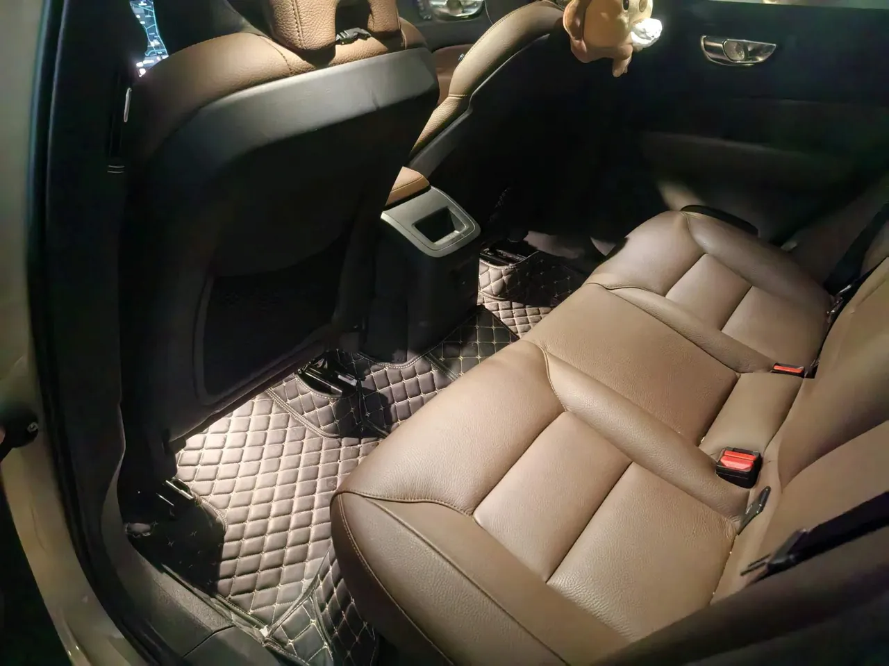 Volvo XC60 New Energy 2023 XC60 PHEV 2.0T T8 Long Endurance Four-wheel Drive Zhiyuan Deluxe Edition Automatic Gear 4