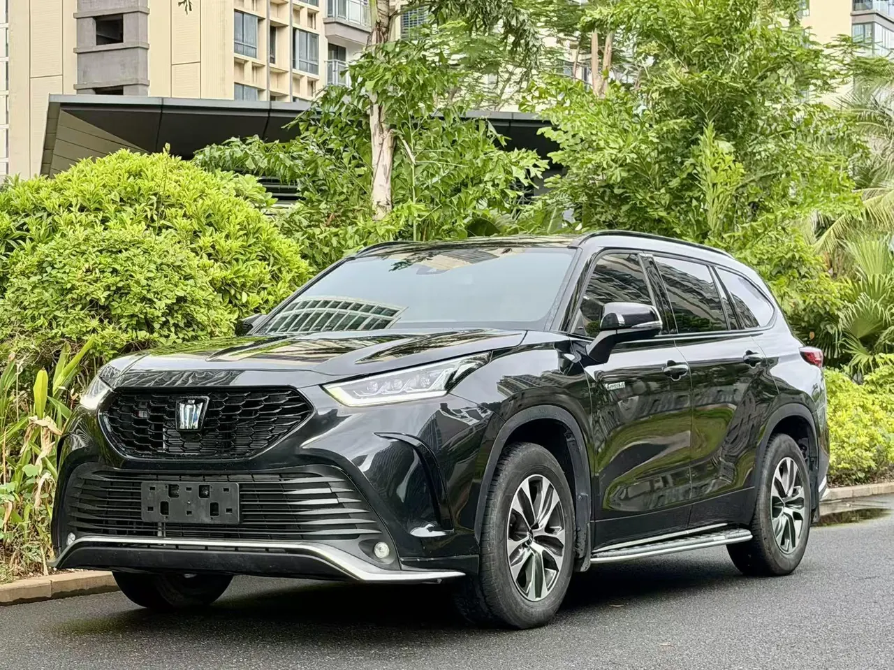 Open image lightbox: Toyota 2022 Crown Land 2.5 Stepless Two-Drive Elite Automatic Gear