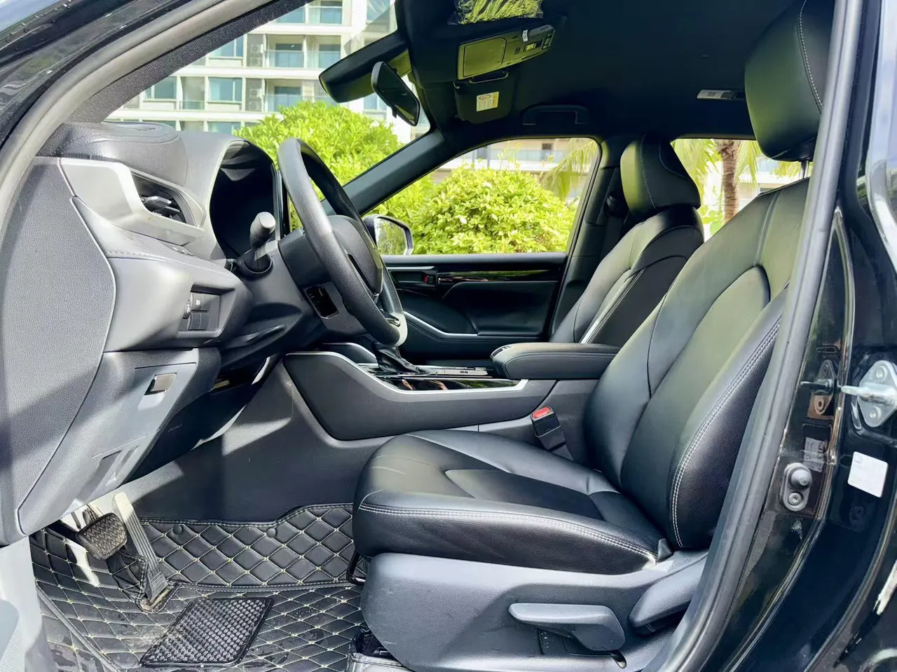 Toyota 2022 Crown Land 2.5 Stepless Two-Drive Elite Automatic Gear 4
