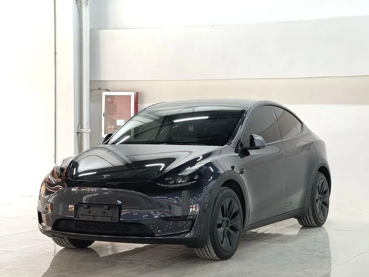 Tesla 2024 Model Y rear-wheel drive version automatic transmission - View 1