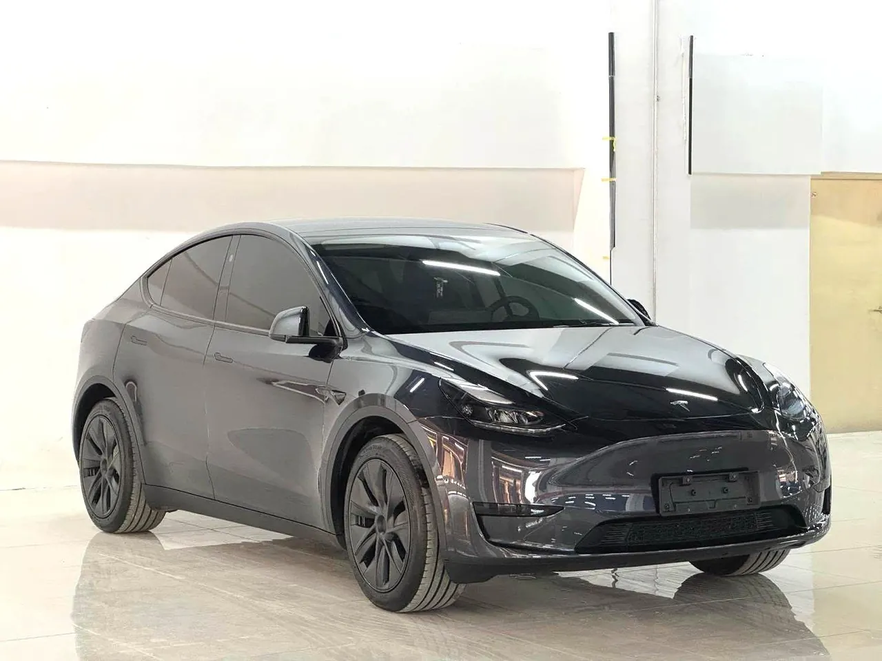 Tesla 2024 Model Y rear-wheel drive version automatic transmission 3