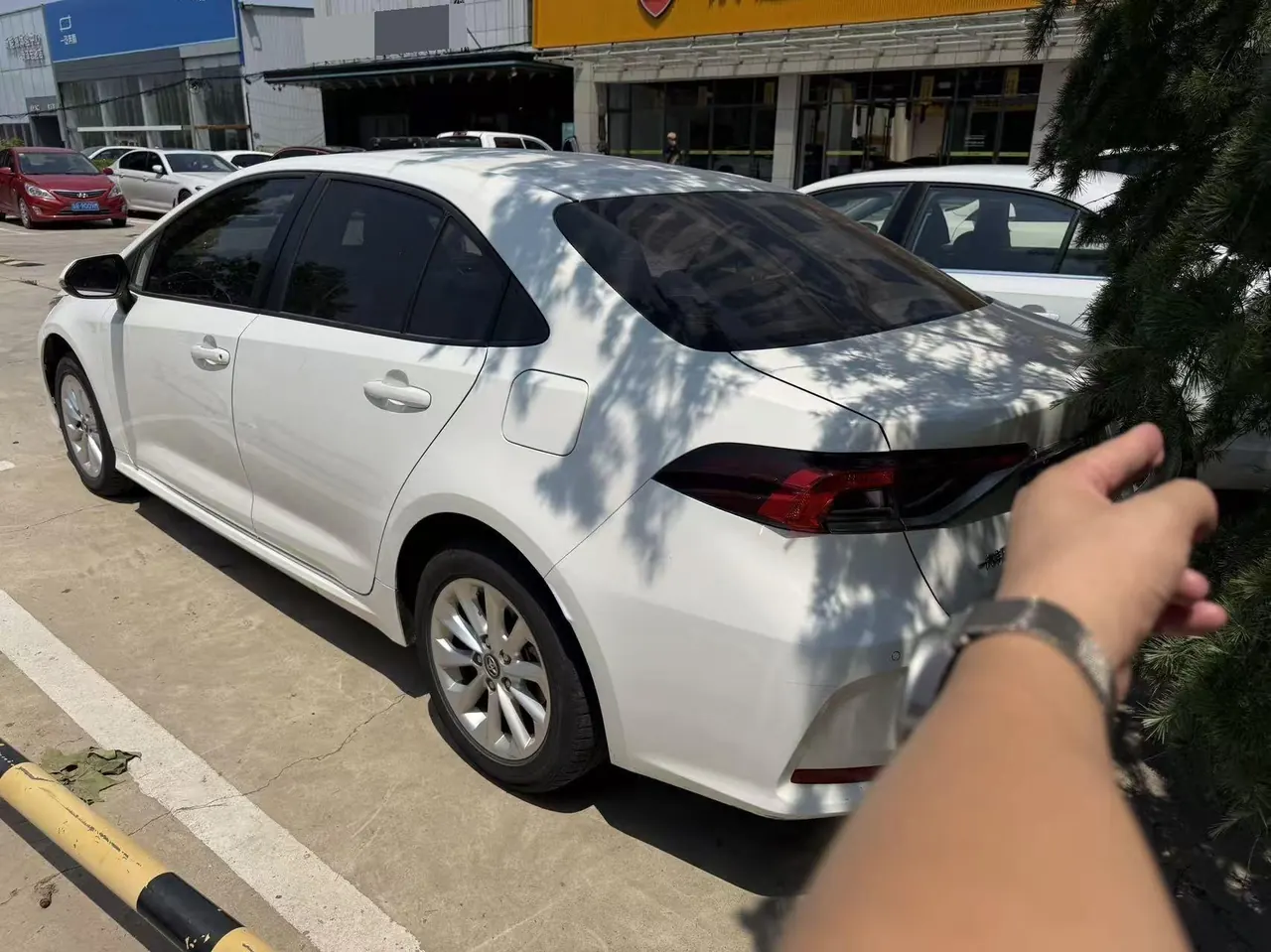 Toyota 2021 Corolla 1.2T Stepless Deluxe Edition Automatic Gear 2