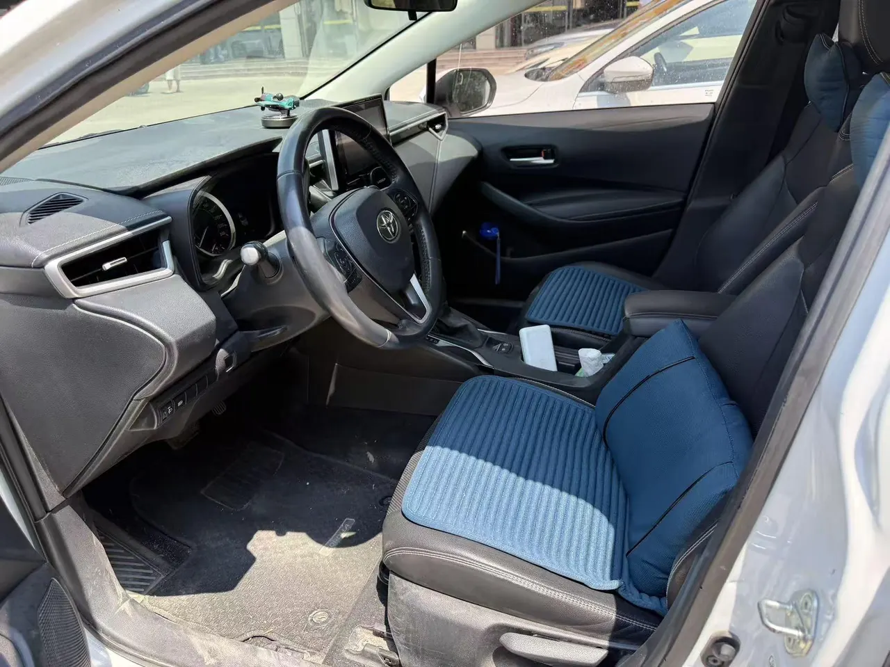 Toyota 2021 Corolla 1.2T Stepless Deluxe Edition Automatic Gear 3