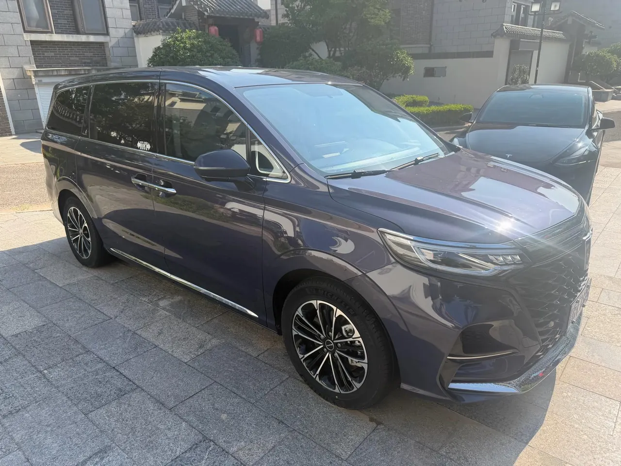 Roewe 2022 iMAX8 2.0TGI 400TGI Happy Gathering Edition Automatic Gear 3