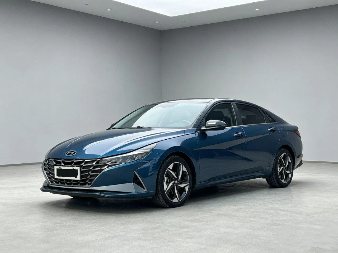 Hyundai 2022 Elantra -3-compartment 1.5 stepless LUX premium automatic gear - View 1