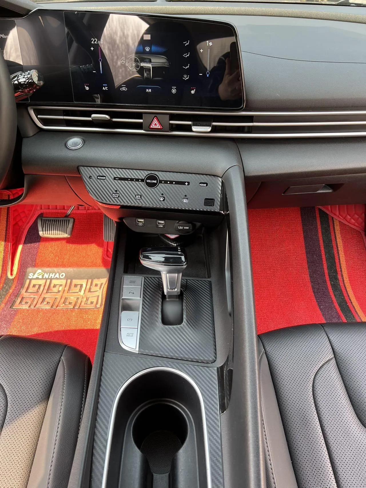 Hyundai 2022 Elantra -3-compartment 1.5 stepless LUX premium automatic gear 16