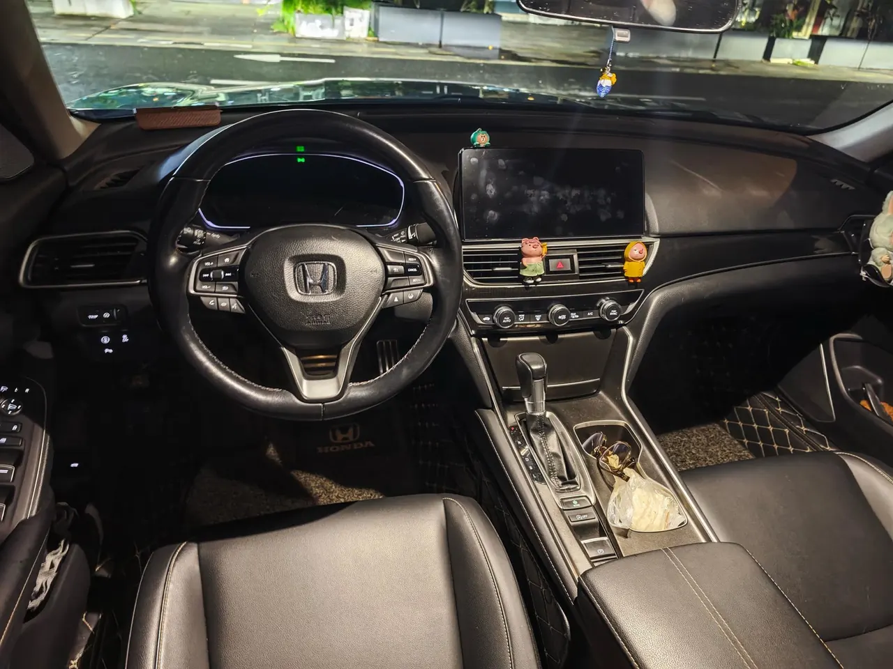 Honda 2022 10th Generation Accord 1.5T Stepless 260TURBO Magic Night Premium Edition Automatic Gear 2